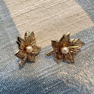 Judy Lee Vintage Gold Tone Leaf Clip On Earrings
